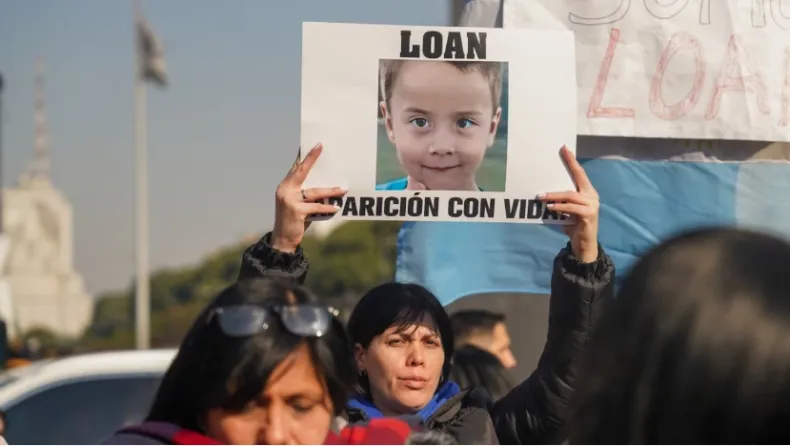 "Queremos a Loan": multitudinaria marcha en Corrientes a un mes de la desaparición