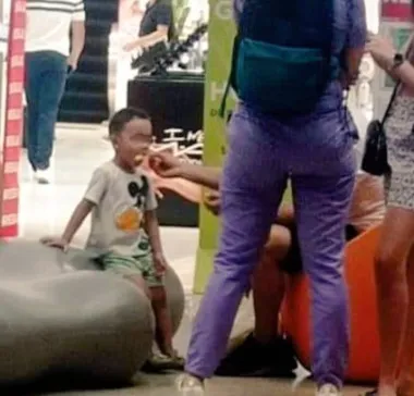SOSPECHA | Difunden una foto de un nene en un shopping: la familia de Loan Peña cree que puede ser él