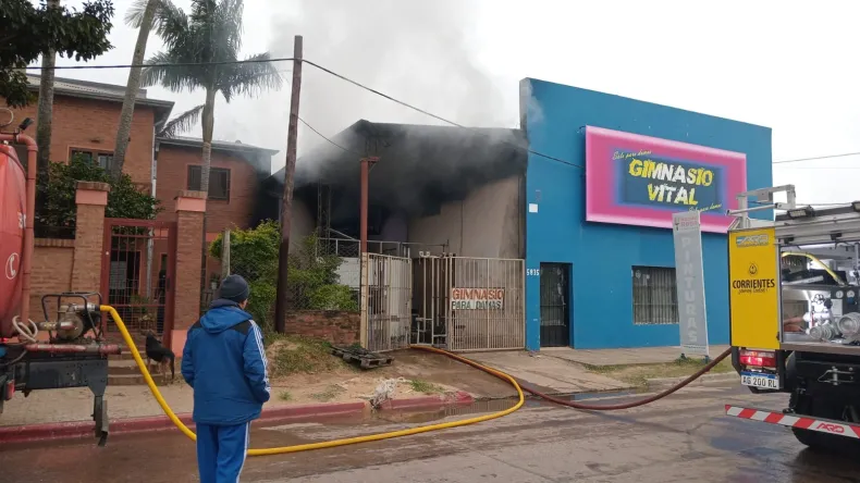 Trágico: una mujer de 94 años murió en el incendio de un gimnasio en el barrio 17 de Agosto
