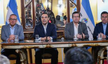 Valdés anunció más cambios en la Policía de Corrientes: 10 generales y el Jefe de la Unidad Regional de Goya