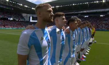 Clima hostil para Argentina: hinchas de Marruecos silbaron el himno