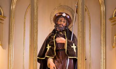 La Mirada Inmortal de San Roque: Un Viaje del Niño al Adulto