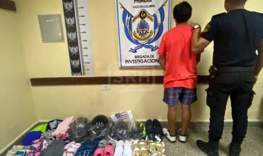 ESCLARECEN ROBO Y RECUPERAN MERCADERÍA EN PASO DE LOS LIBRES