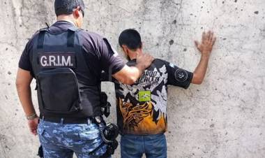 CORRIENTES | LO VIERON EN LAS CÁMARAS Y LO DEMORARON CON LA BATERÍA EN LA MANO