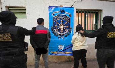 CORRIENTES | CAYERON DOS PERSONAS Y DESBARATARON UN KIOSCO DE DROGAS