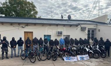 ESQUINA | CAYERON 14 INTEGRANTES DE UNA BANDA NARCO TRAS UN ALLANAMIENTO