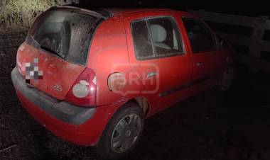 LOMAS DE VALLEJOS | HALLAN UN AUTO ABANDONADO Y LO SECUESTRAN PREVENTIVAMENTE