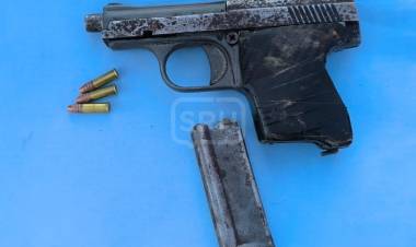 SANTO TOMÉ | ALLANARON UNA CASA, SECUESTRARON UN ARMA Y DEMORARON A DOS JÓVENES