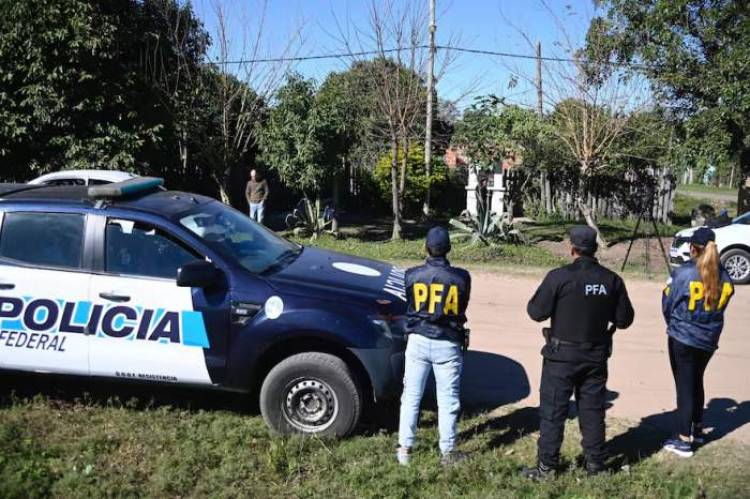 Peritan una toalla con sangre y la compararán con el ADN familiar