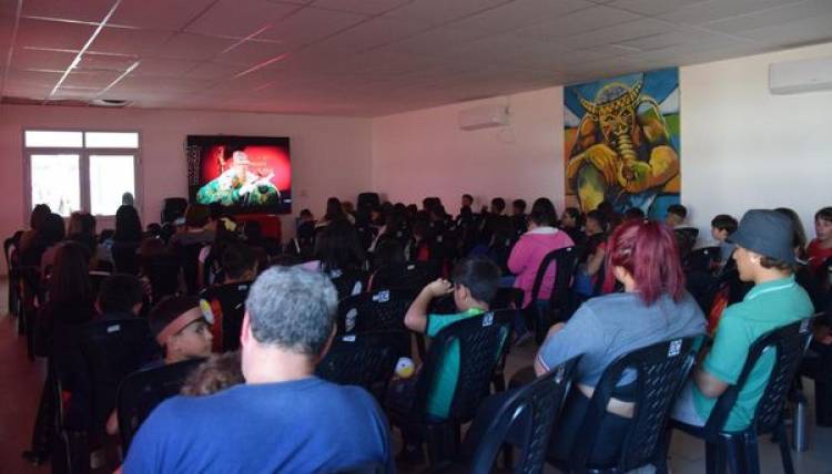 Actividades de invierno con cine, música y juegos en San Roque