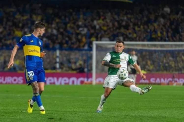 LIGA PROFESIONAL | Boca goleó 3-0 a Banfield en la Bombonera y trepó posiciones