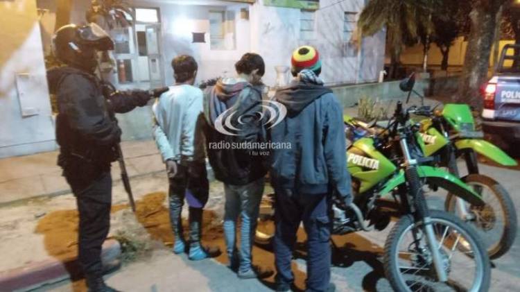 SOBRE AVENIDA LIBERTAD: Ladrones intentaron ingresar a una concesionaria y fueron atrapados