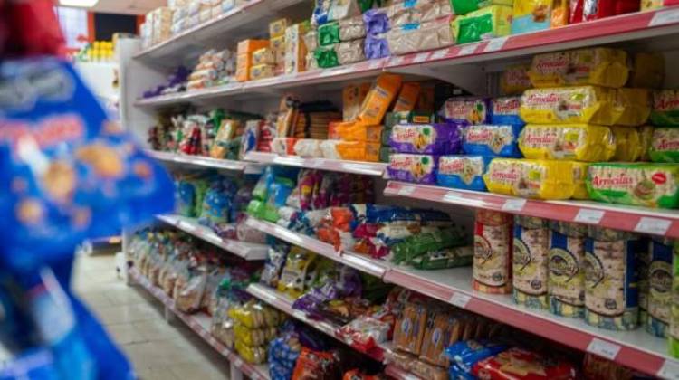 Las ventas en supermercados cayeron 7,3% y acumulan 8 meses consecutivos en baja