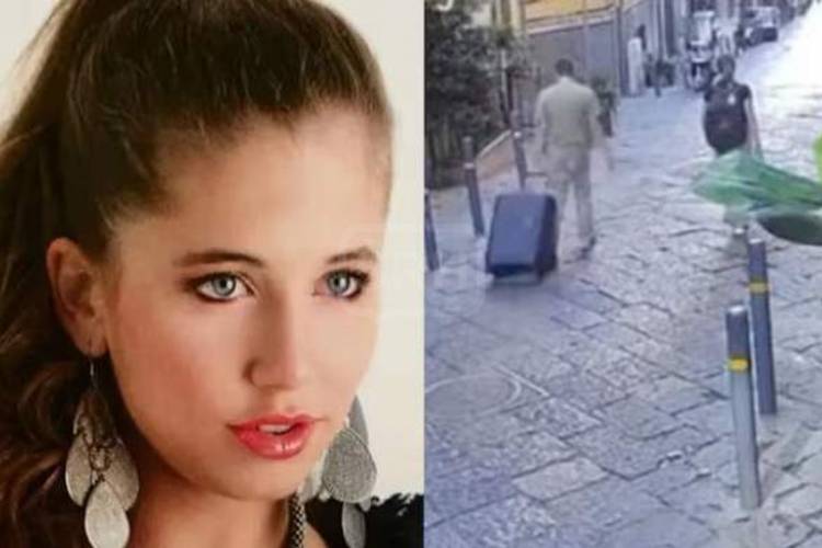 Una turista paseaba por Nápoles, le cayó una estatua en la cabeza y murió