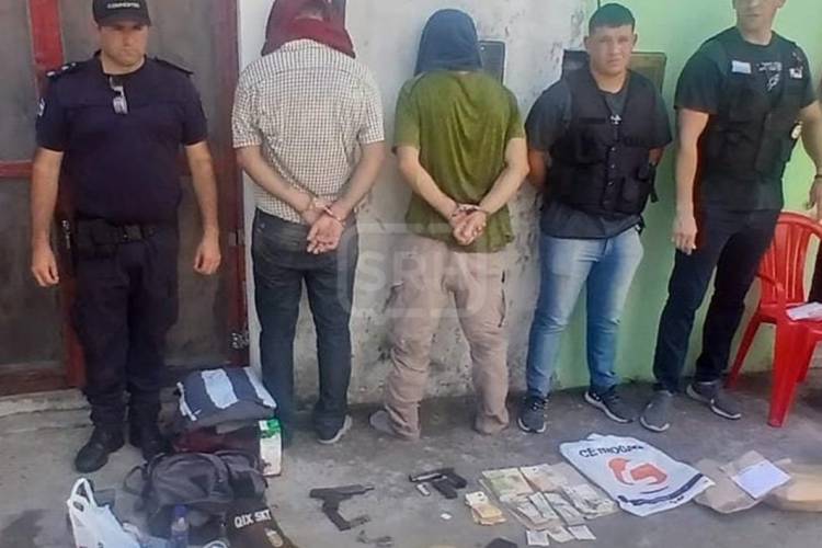 ESQUINA: DETIENEN A DOS HOMBRES TRAS ROBO A MANO ARMADA EN UN COMERCIO