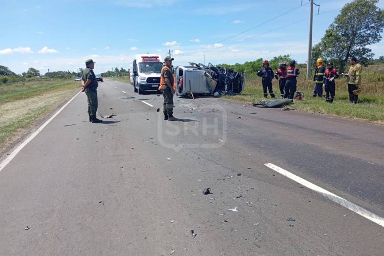 TRAGEDIA EN RUTA 12: UN FALLECIDO TRAS CHOQUE ENTRE CAMIONETA Y CAMIÓN EN SAN ROQUE