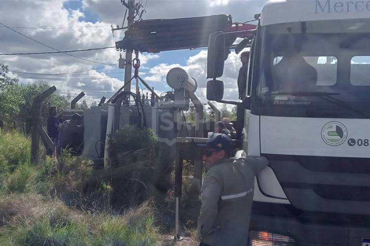 RESTABLECIERON EL SERVICIO ELÉCTRICO EN MANTILLA TRAS 42 HORAS SIN LUZ