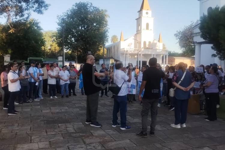 DOCENTES SE MOVILIZARON EN SAN ROQUE Y EL RECLAMO CRECE