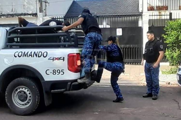 CORRIENTES | DEMORAN A DOS HOMBRES POR ALTERAR EL ORDEN EN EL CAMBÁ CUÁ