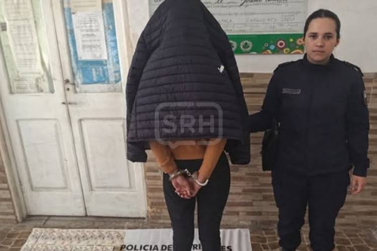 RECUPERAN DINERO ROBADO Y DEMORAN A UNA MUJER EN ESQUINA
