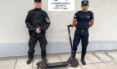 CORRIENTES | HUYÓ AL VER A LA POLICÍA Y ABANDONÓ UN MONOPATÍN ELÉCTRICO