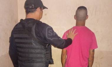CORRIENTES | DEMORAN A HOMBRE CON PEDIDO JUDICIAL EN PLENA MADRUGADA