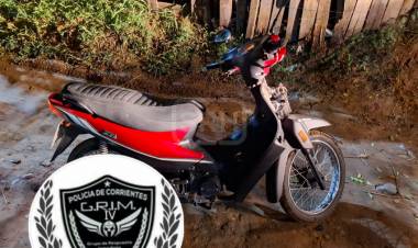 CORRIENTES | RECUPERÓ UNA MOTO ROBADA Y EL LADRÓN ESCAPÓ EN LA OSCURIDAD