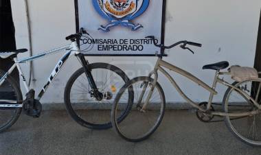 RECUPERARON DOS BICICLETAS ROBADAS EN EMPEDRADO