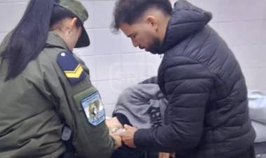 CORRIENTES | POLICÍAS RURALES LE SALVARON LOS PRIMEROS MINUTOS A UNA MUJER DESCOMPENSADA