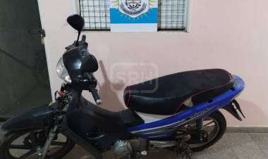 CORRIENTES | ROBÓ UNA MOTO, ESCAPÓ DE LA POLICÍA Y DESAPARECIÓ EN EL MONTE