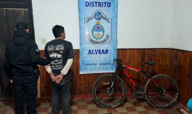 ALVEAR | CÁMARAS LO DELATARON: RECUPERAN UNA BICICLETA ROBADA Y DEMORAN A UN SOSPECHOSO