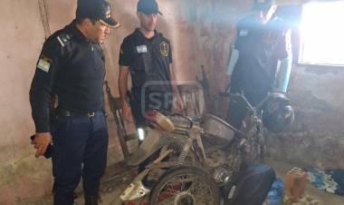 SAN LUIS DEL PALMAR | RECUPERARON UNA MOTO ROBADA Y HALLARON MOTOPARTES DE DUDOSA PROCEDENCIA