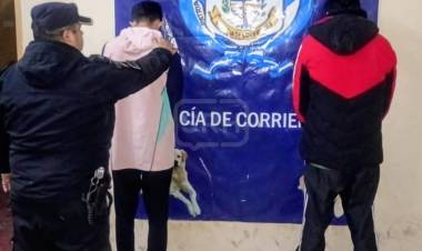 CORRIENTES | SE ENTREGARON LOS DOS SOSPECHOSOS DEL HOMICIDIO EN LA CHOLA