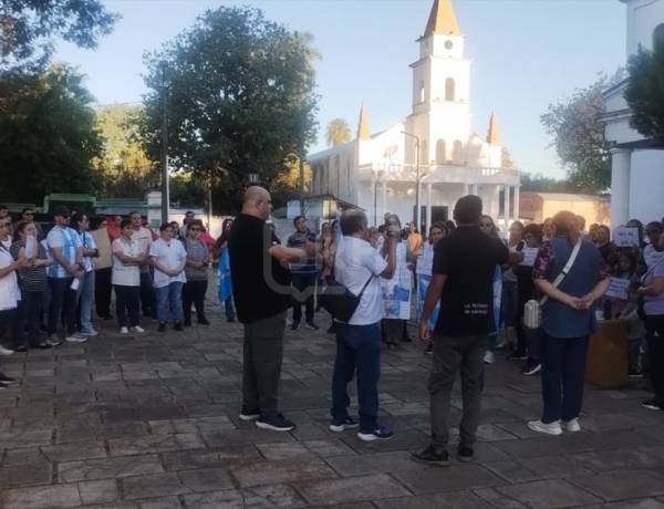 DOCENTES SE MOVILIZARON EN SAN ROQUE Y EL RECLAMO CRECE