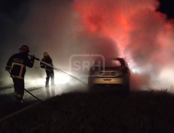 SAN ROQUE | SE PRENDIÓ FUEGO UN AUTO EN PLENA RUTA 12