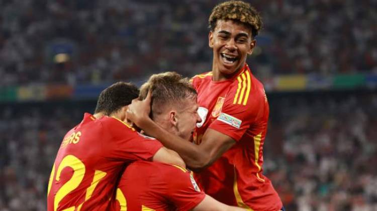 España venció por 2-1 a Francia y a jugar la final de la Eurocopa