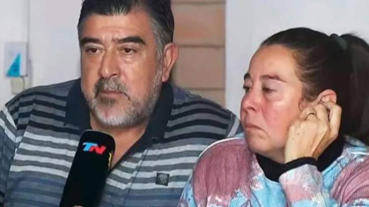 Encuentran fotos de explotación sexual infantil en el celular de Pérez