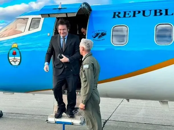 REUNIÓN BILATERAL | Javier Milei llegó a Francia para reunirse con Emmanuel Macron