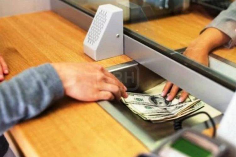 DEL EDITOR | HOMENAJE AL EMPLEADO BANCARIO: PILAR INVISIBLE DEL SISTEMA