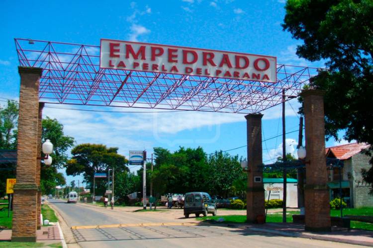 EMPEDRADO | UNA MUJER MURIÓ TRAS UN VUELCO EN RUTA 12