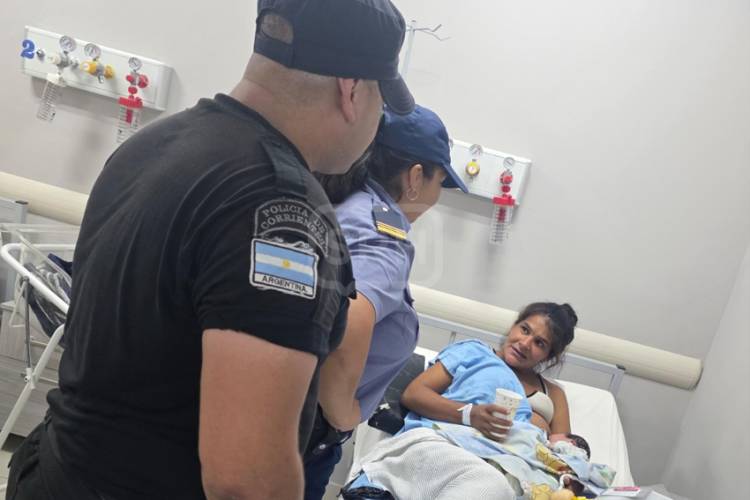 CORRIENTES | NACIÓ EN UN PATRULLERO: POLICÍAS ASISTIERON UN PARTO DE URGENCIA