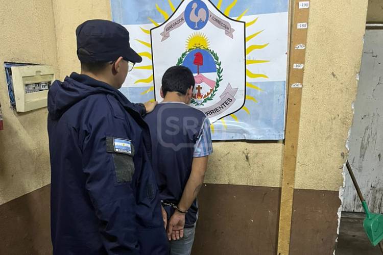 CORRIENTES | ENTRÓ A UNA CASA Y LO ATRAPARON CON LO ROBADO