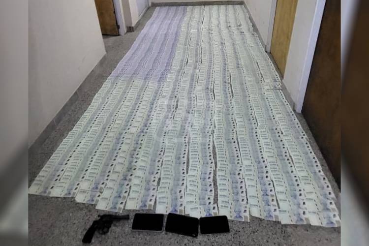 ALLANAMIENTO EN CURUZÚ: SECUESTRAN ARMA, DINERO Y CELULARES