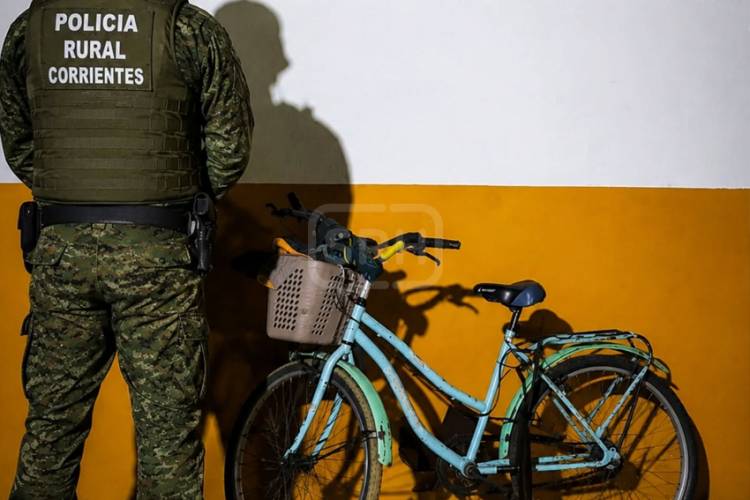 ITUZAINGÓ | VIERON A LA POLICÍA, HUYERON AL MONTE Y ABANDONARON UN ARMA