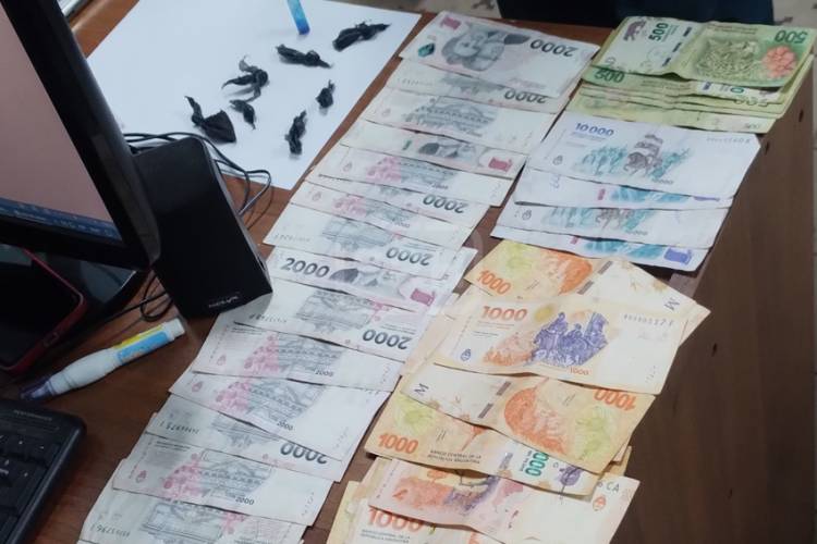 SAN LUIS DEL PALMAR | LO IDENTIFICARON EN LA CALLE Y LE ENCONTRARON DOSIS DE COCAÍNA